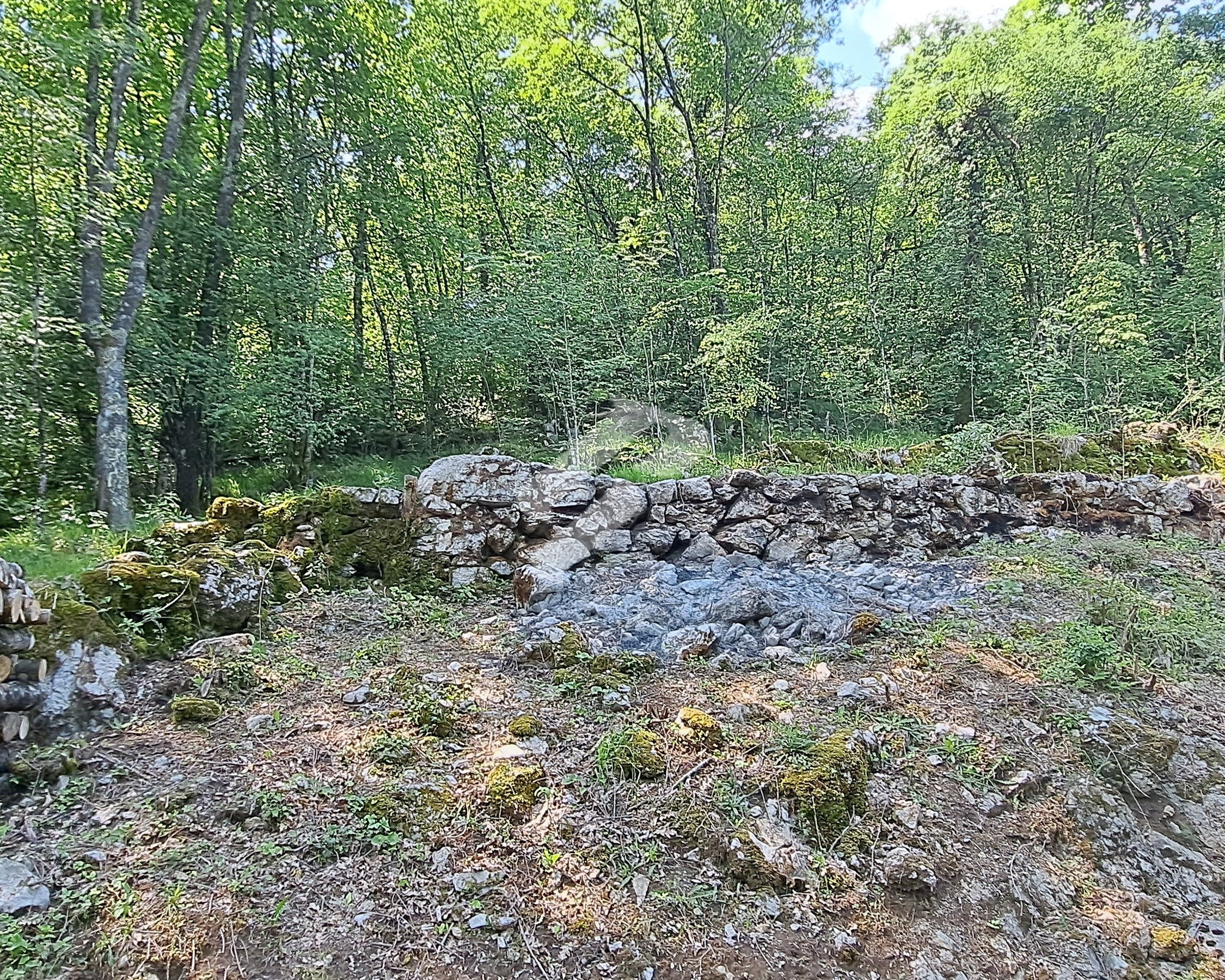 Građevinski teren s potencijalom u Zvoneći